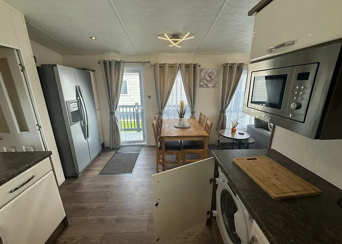 Golden Palm Resort - The Ascot - Coastal Caravan Breaks