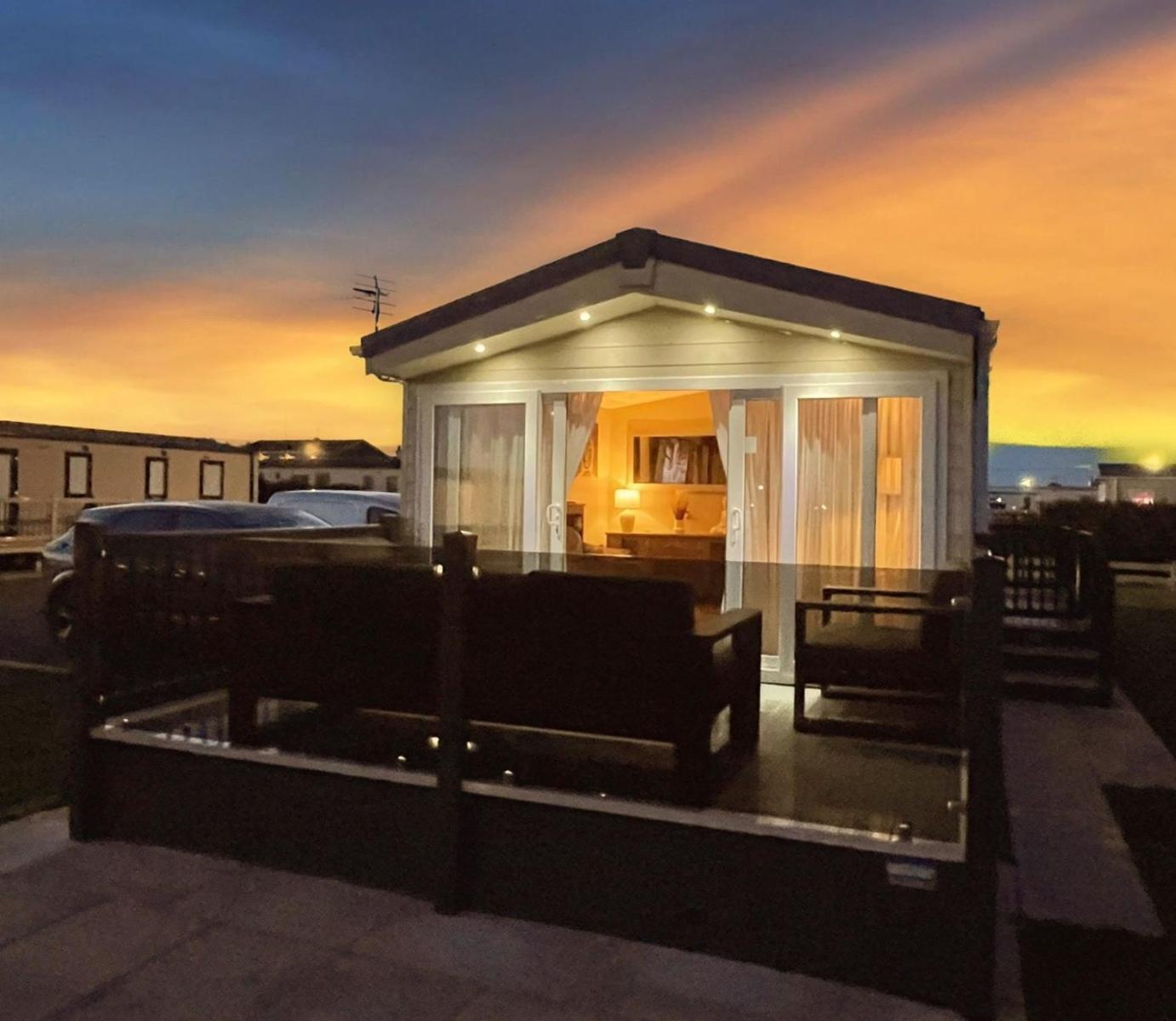 Golden Palm - The Ascot - Coastal Caravan Breaks Campsite *